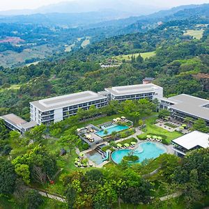 Royal Tulip Gunung Geulis Resort And Golf